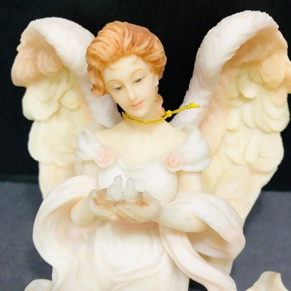 Vintage Angel TESS Tender One Figurine SERAPHIM By Roman Collectors Club